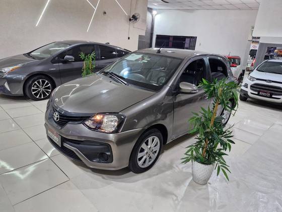 TOYOTA ETIOS 1.5 X PLUS 16V FLEX 4P AUTOMÁTICO TOYOTA ETIOS 1.5 X PLUS 16V FLEX 4P AUTOMÁTICO